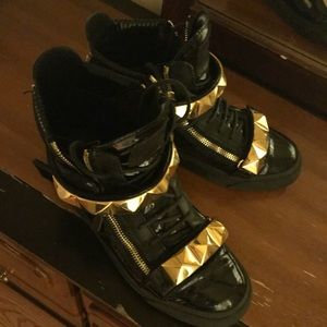 100% authentic Giuseppe Zanotti